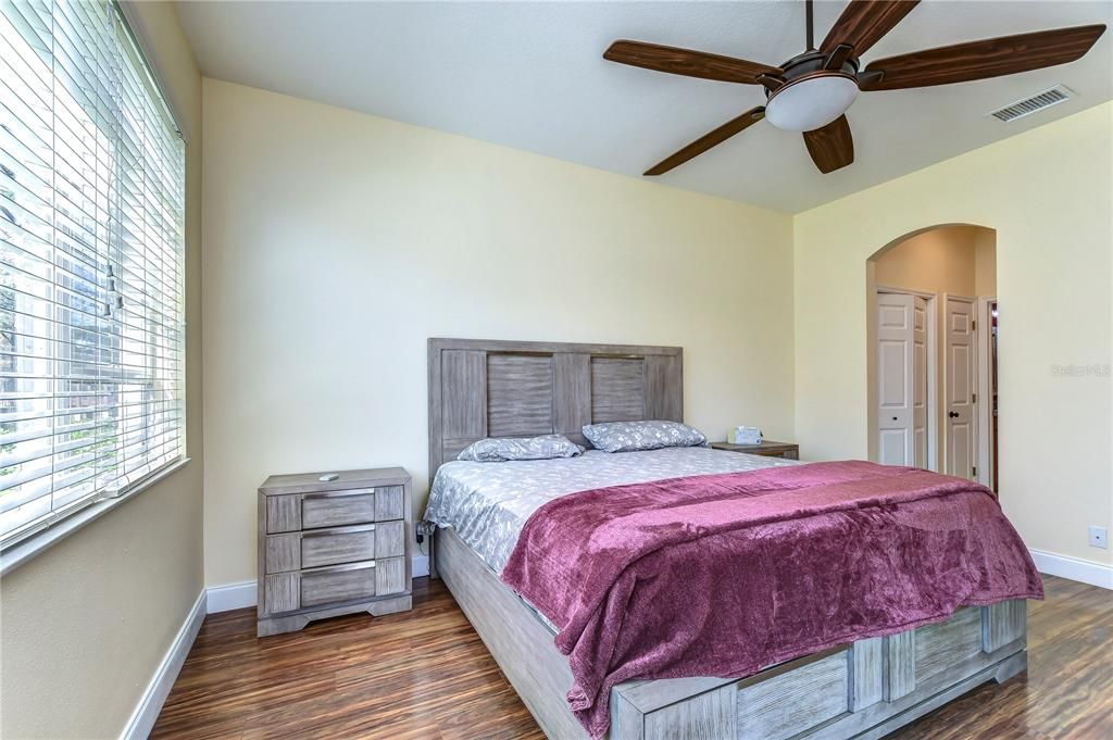 En Venta: $470,000 (3 camas, 2 baños, 2027 Pies cuadrados)