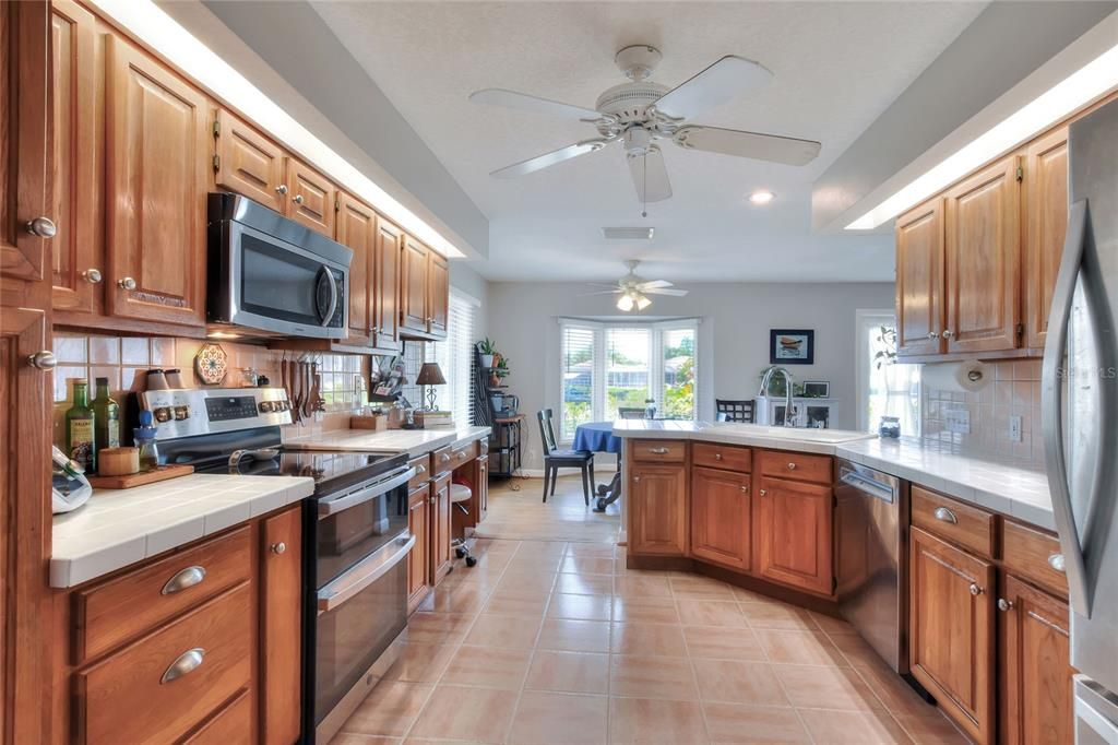 For Sale: $799,000 (3 beds, 2 baths, 2388 Square Feet)