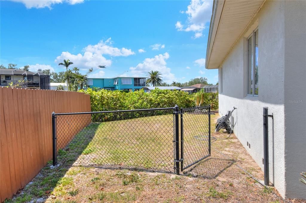 For Sale: $799,000 (3 beds, 2 baths, 2388 Square Feet)