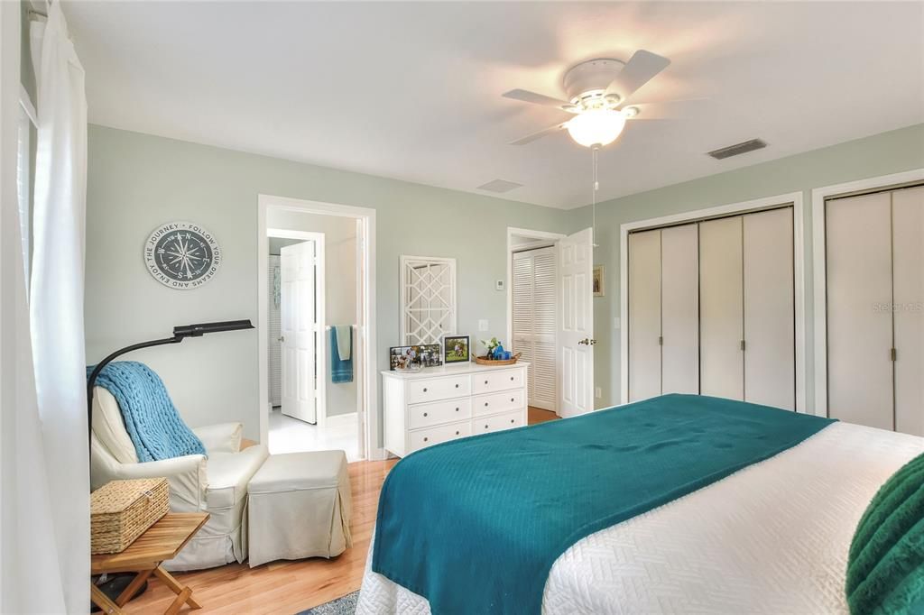 For Sale: $799,000 (3 beds, 2 baths, 2388 Square Feet)