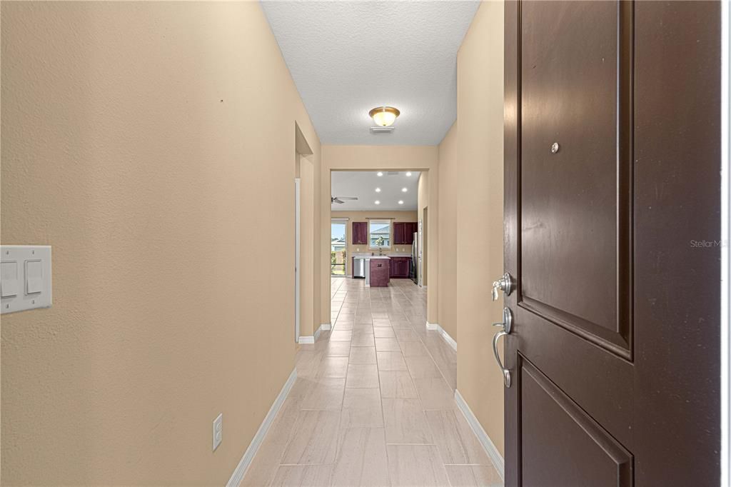 Activo con contrato: $240,000 (2 camas, 2 baños, 1454 Pies cuadrados)