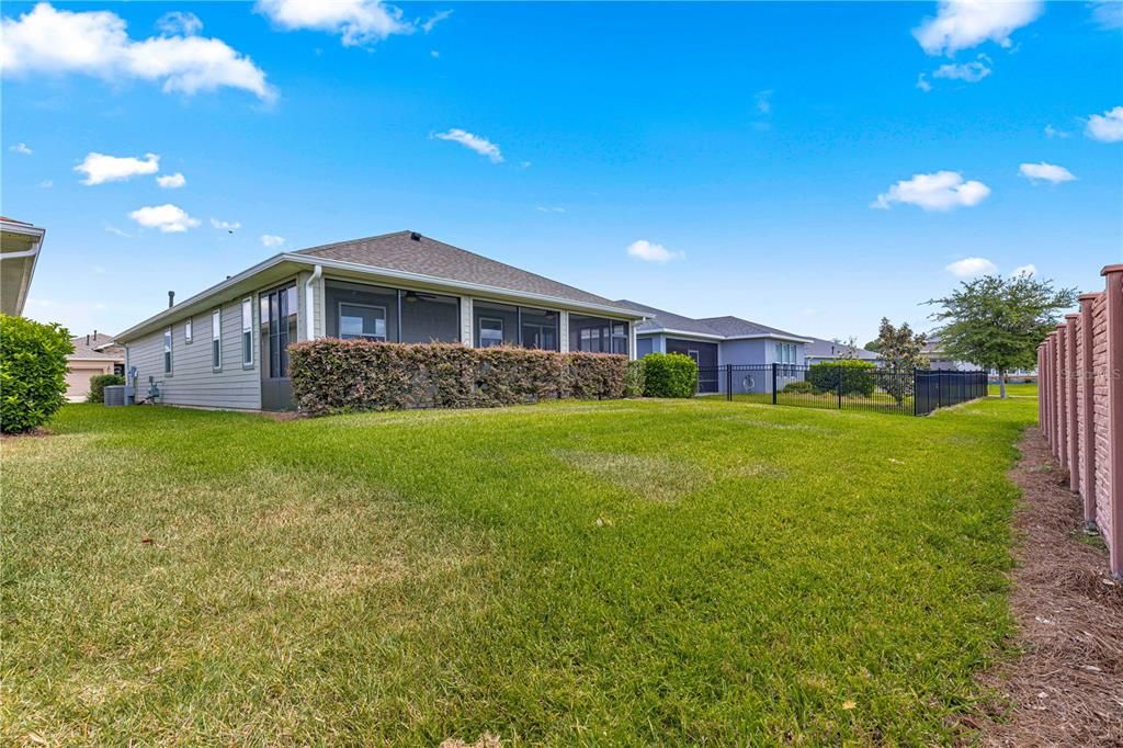 Activo con contrato: $240,000 (2 camas, 2 baños, 1454 Pies cuadrados)