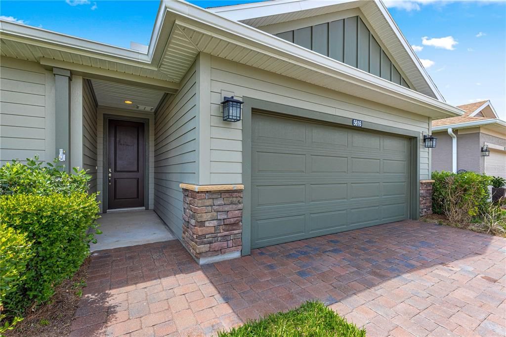 Activo con contrato: $240,000 (2 camas, 2 baños, 1454 Pies cuadrados)