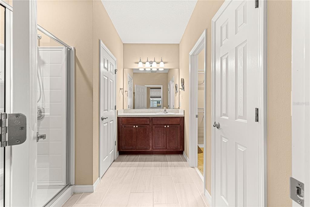 Activo con contrato: $240,000 (2 camas, 2 baños, 1454 Pies cuadrados)