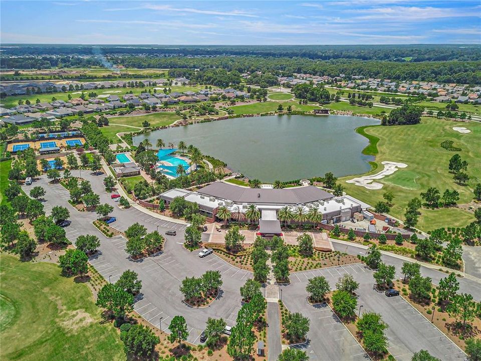 Activo con contrato: $240,000 (2 camas, 2 baños, 1454 Pies cuadrados)