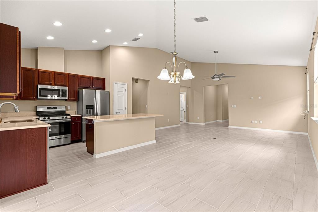 Activo con contrato: $240,000 (2 camas, 2 baños, 1454 Pies cuadrados)