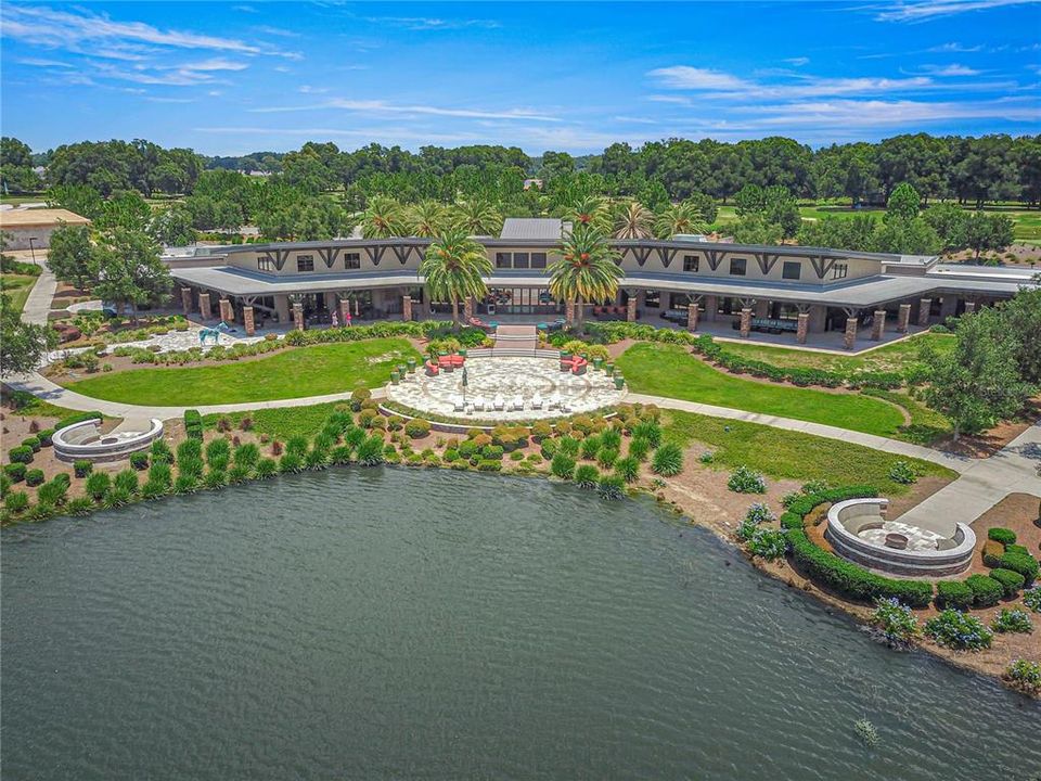 Activo con contrato: $240,000 (2 camas, 2 baños, 1454 Pies cuadrados)