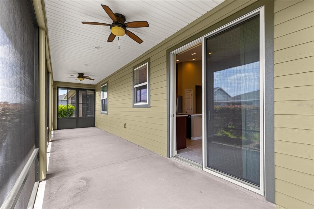 Activo con contrato: $240,000 (2 camas, 2 baños, 1454 Pies cuadrados)