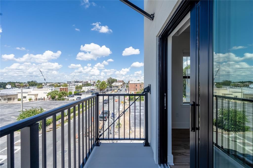 For Sale: $449,000 (2 beds, 2 baths, 1202 Square Feet)
