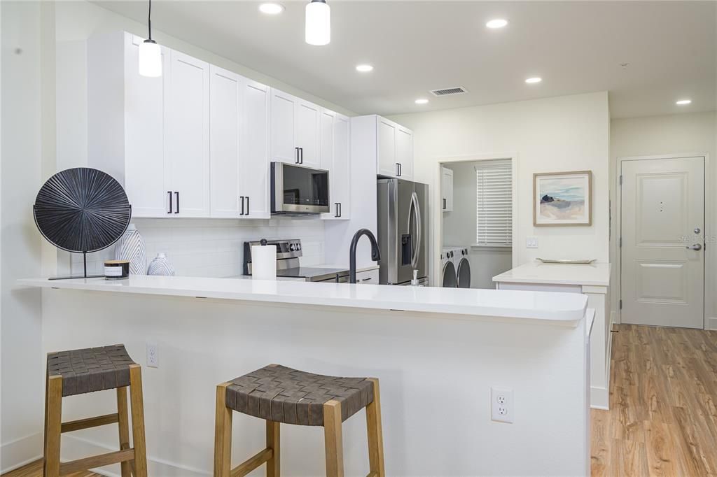 For Sale: $449,000 (2 beds, 2 baths, 1202 Square Feet)