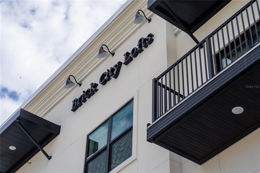 For Sale: $449,000 (2 beds, 2 baths, 1202 Square Feet)