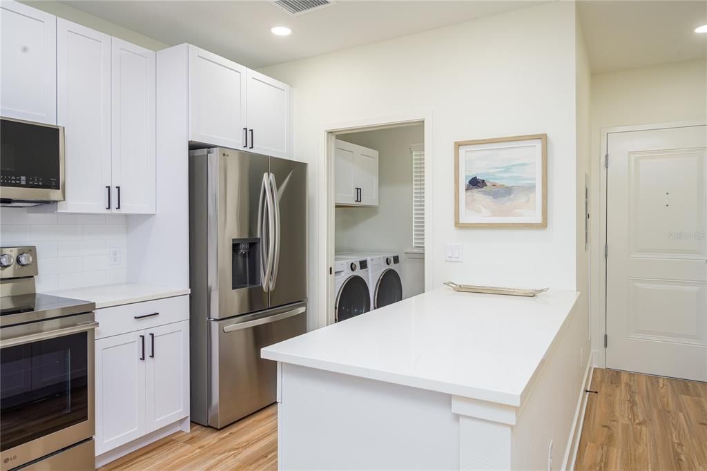 For Sale: $449,000 (2 beds, 2 baths, 1202 Square Feet)