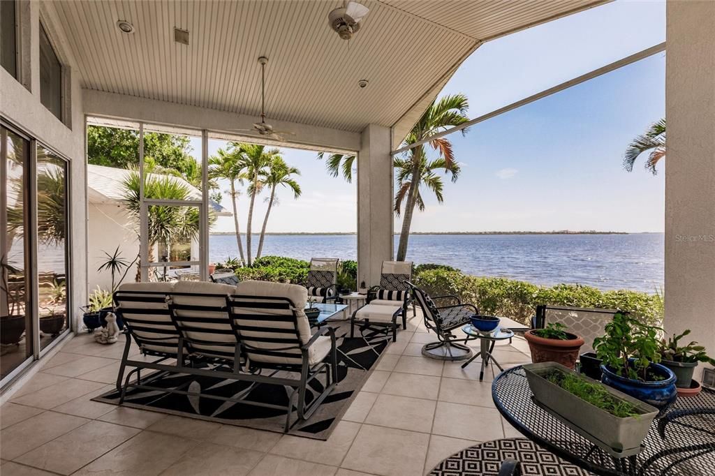 For Sale: $1,300,000 (3 beds, 2 baths, 2800 Square Feet)