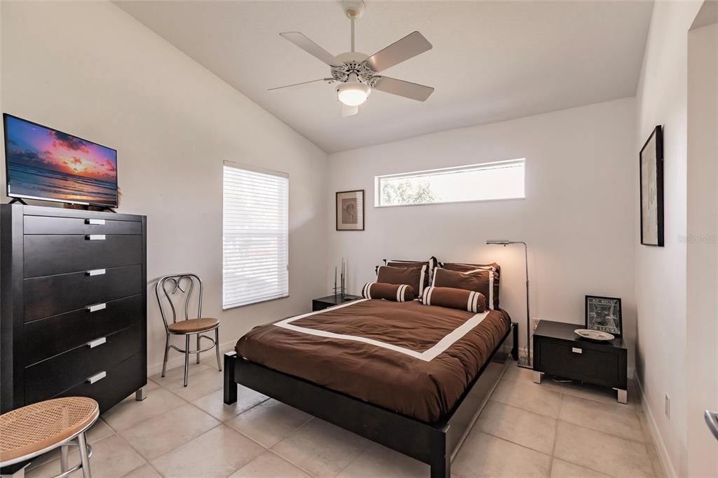 For Sale: $1,300,000 (3 beds, 2 baths, 2800 Square Feet)