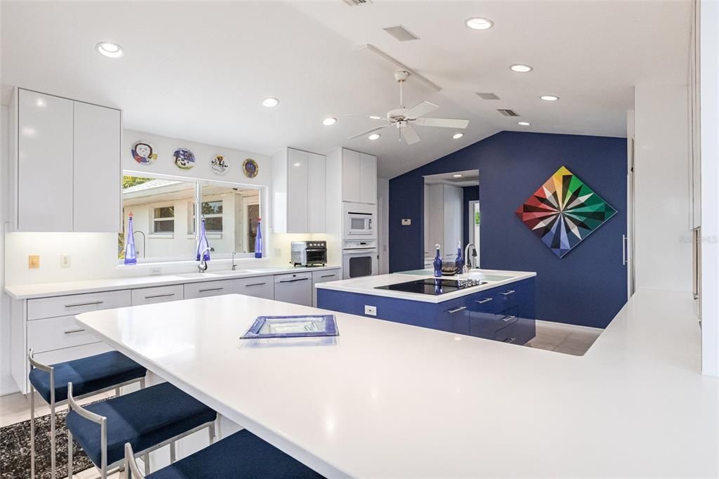 For Sale: $1,300,000 (3 beds, 2 baths, 2800 Square Feet)