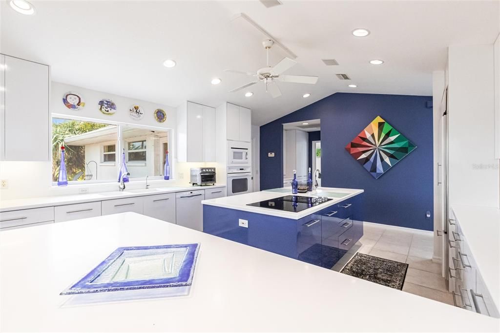 For Sale: $1,300,000 (3 beds, 2 baths, 2800 Square Feet)