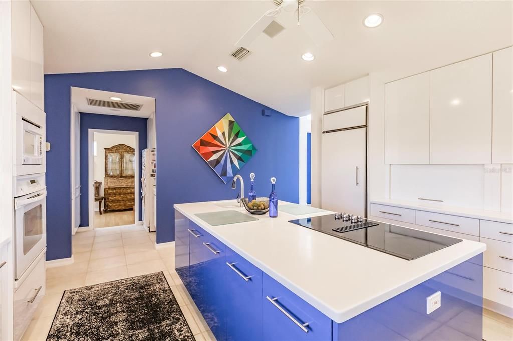 For Sale: $1,300,000 (3 beds, 2 baths, 2800 Square Feet)