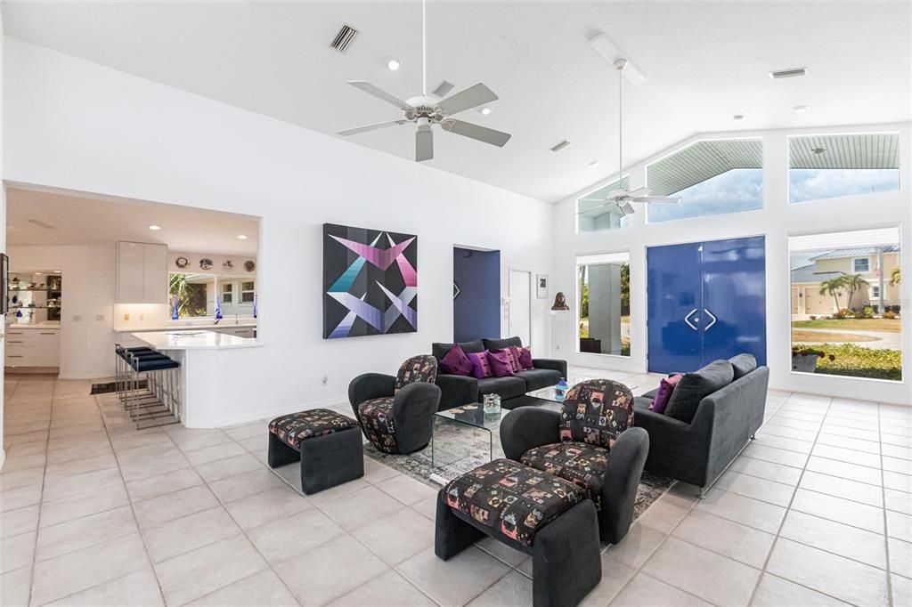 For Sale: $1,300,000 (3 beds, 2 baths, 2800 Square Feet)