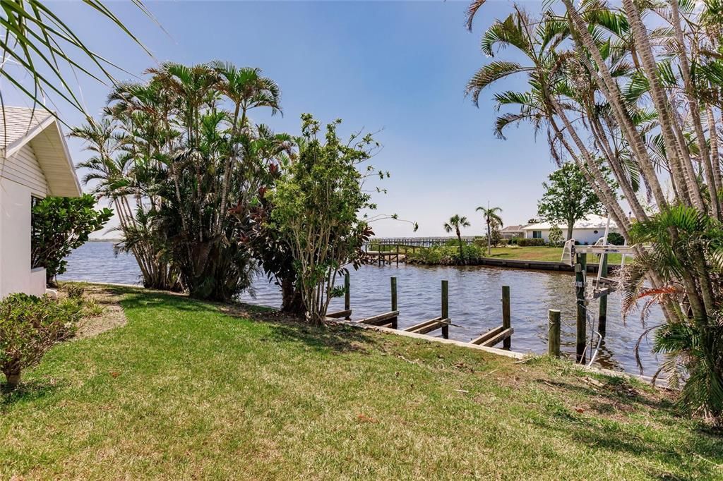 For Sale: $1,300,000 (3 beds, 2 baths, 2800 Square Feet)