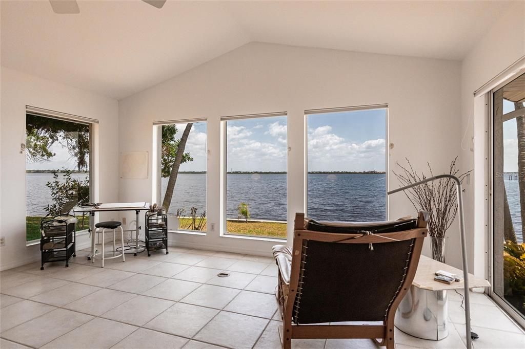 For Sale: $1,300,000 (3 beds, 2 baths, 2800 Square Feet)