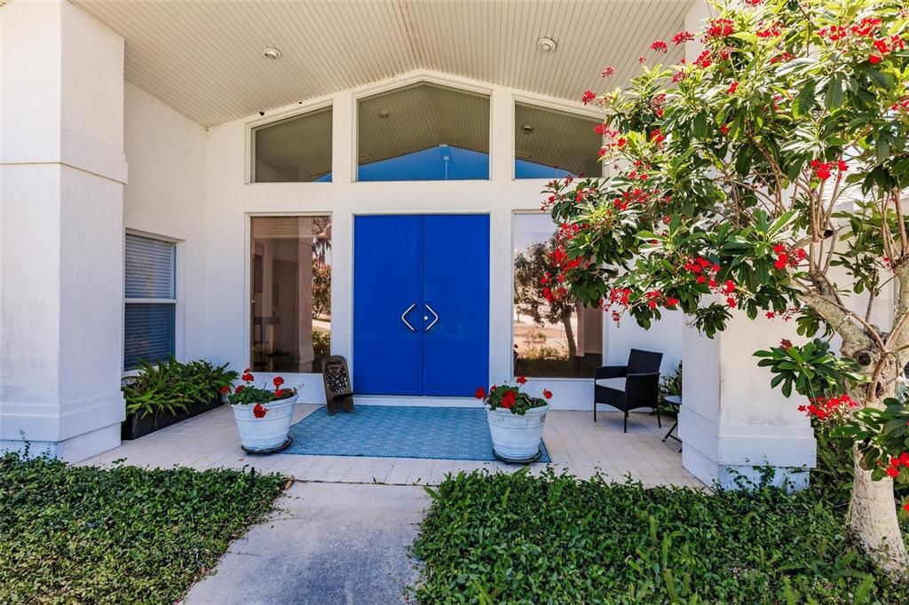 For Sale: $1,300,000 (3 beds, 2 baths, 2800 Square Feet)