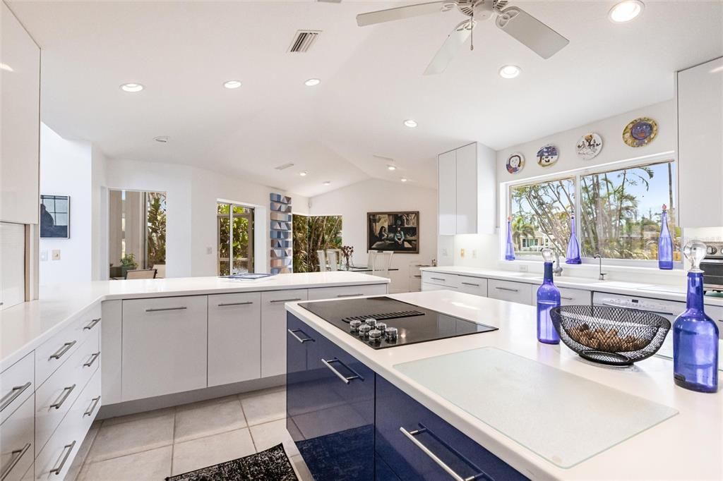 For Sale: $1,300,000 (3 beds, 2 baths, 2800 Square Feet)