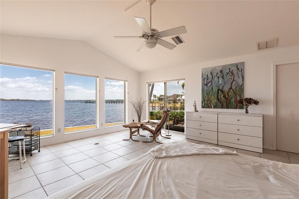 For Sale: $1,300,000 (3 beds, 2 baths, 2800 Square Feet)