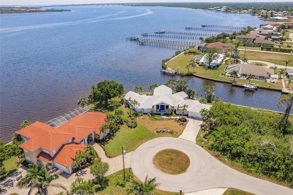 For Sale: $1,300,000 (3 beds, 2 baths, 2800 Square Feet)