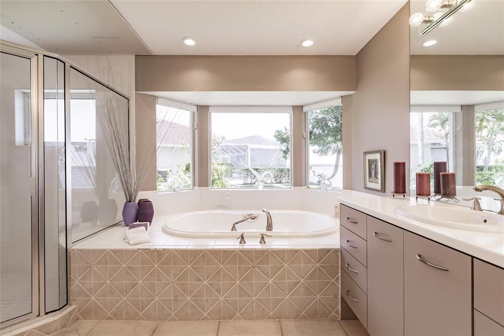 For Sale: $1,300,000 (3 beds, 2 baths, 2800 Square Feet)