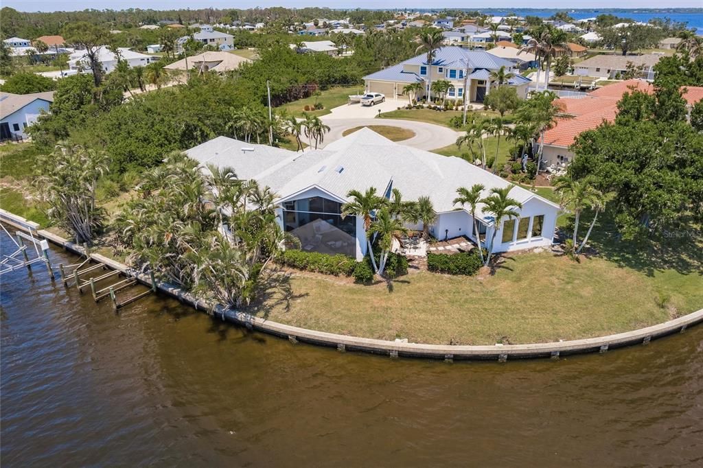 For Sale: $1,300,000 (3 beds, 2 baths, 2800 Square Feet)