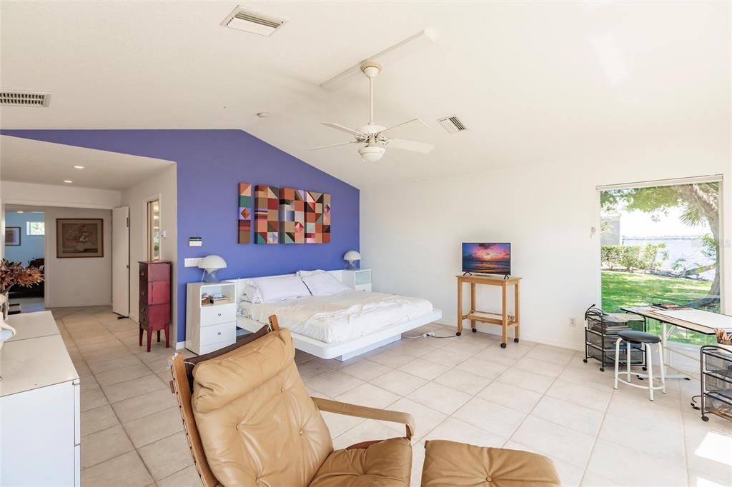 For Sale: $1,300,000 (3 beds, 2 baths, 2800 Square Feet)