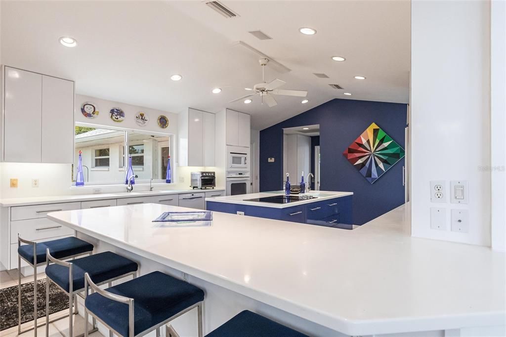 For Sale: $1,300,000 (3 beds, 2 baths, 2800 Square Feet)