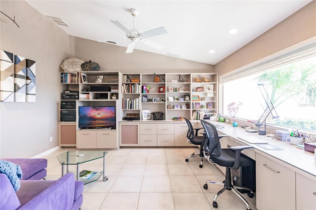 For Sale: $1,300,000 (3 beds, 2 baths, 2800 Square Feet)