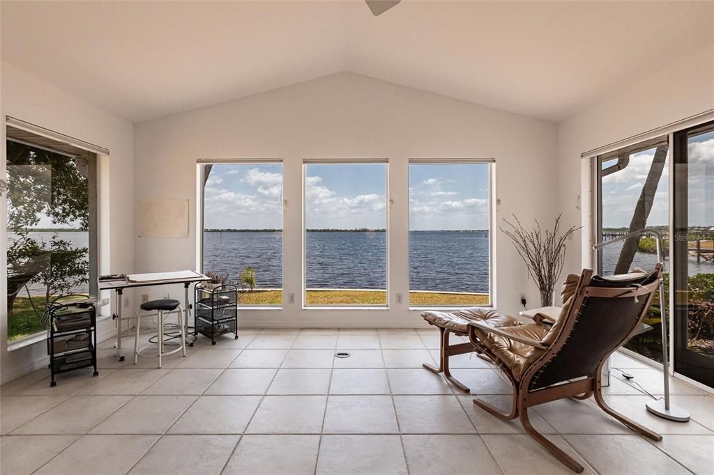 For Sale: $1,300,000 (3 beds, 2 baths, 2800 Square Feet)