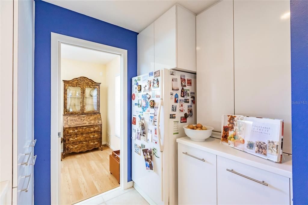 For Sale: $1,300,000 (3 beds, 2 baths, 2800 Square Feet)