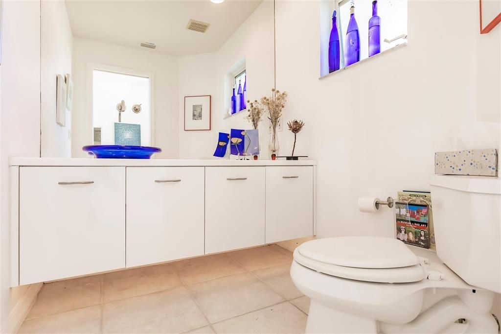 For Sale: $1,300,000 (3 beds, 2 baths, 2800 Square Feet)