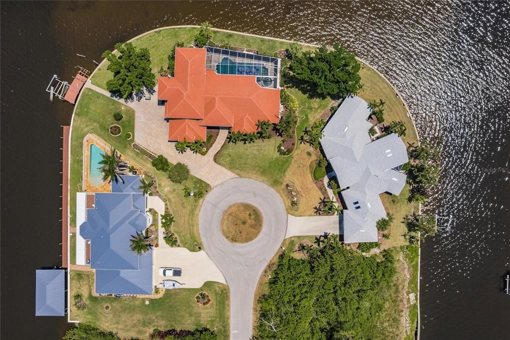 For Sale: $1,300,000 (3 beds, 2 baths, 2800 Square Feet)