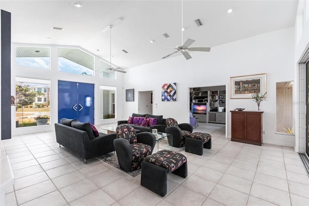 For Sale: $1,300,000 (3 beds, 2 baths, 2800 Square Feet)