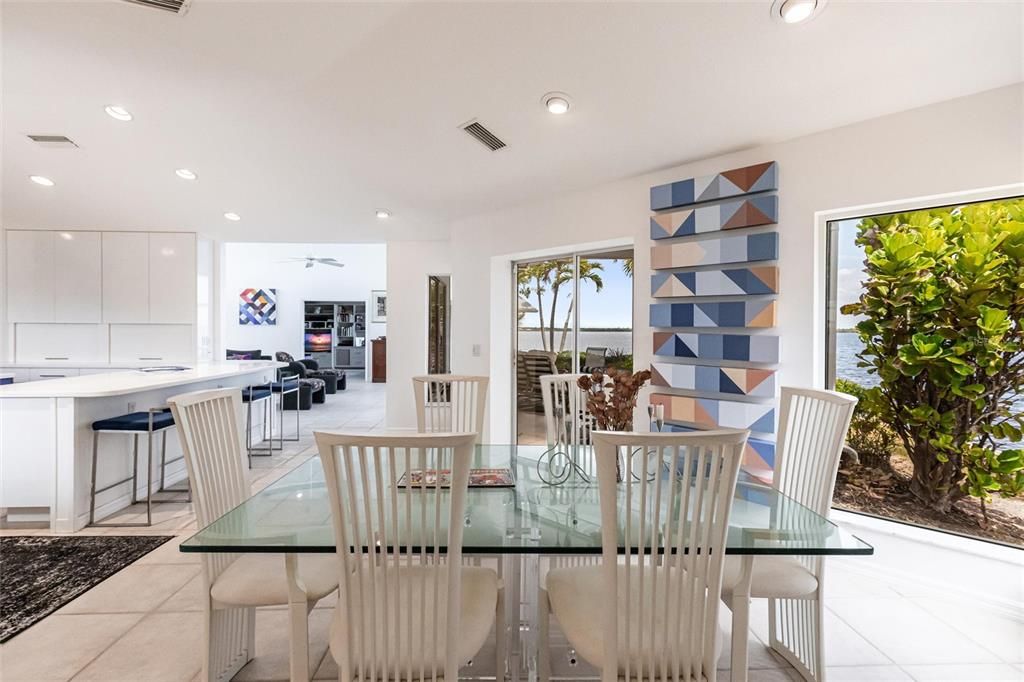 For Sale: $1,300,000 (3 beds, 2 baths, 2800 Square Feet)