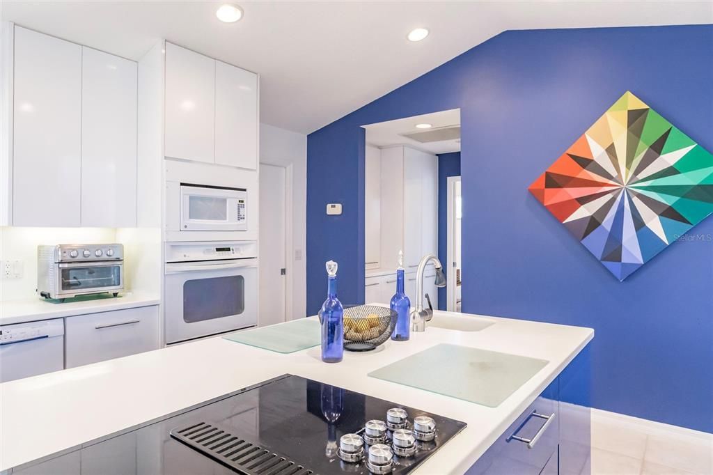 For Sale: $1,300,000 (3 beds, 2 baths, 2800 Square Feet)