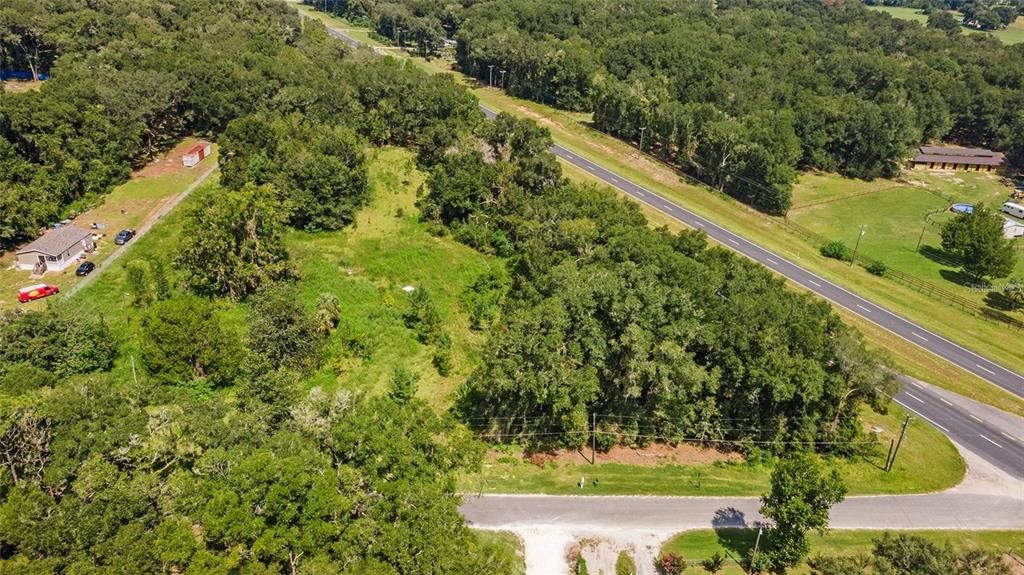 На продажу: $599,000 (3.26 acres)