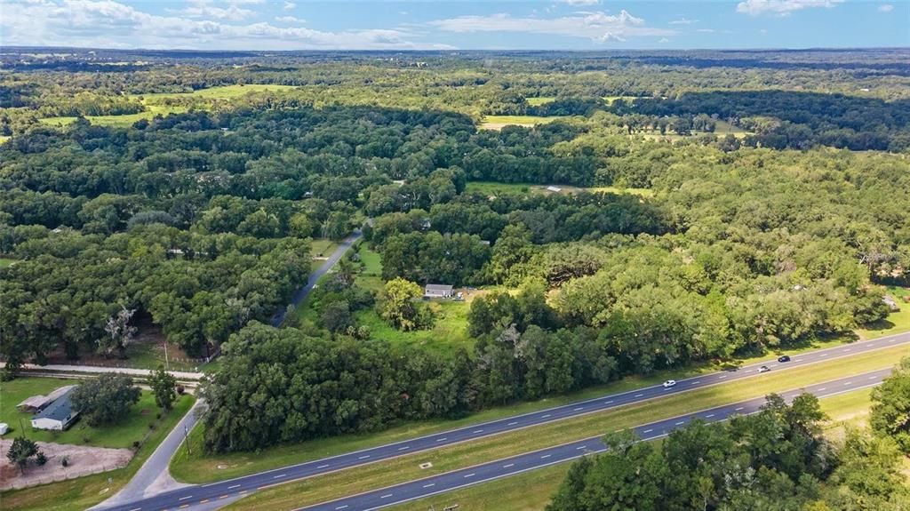 На продажу: $599,000 (3.26 acres)