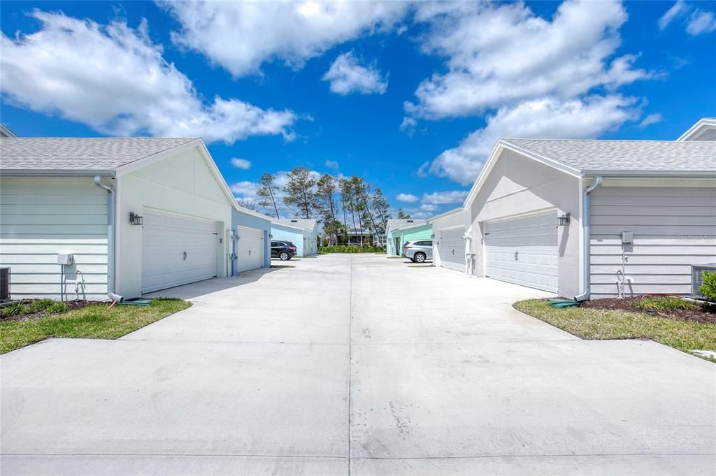 Activo con contrato: $369,000 (2 camas, 2 baños, 1321 Pies cuadrados)