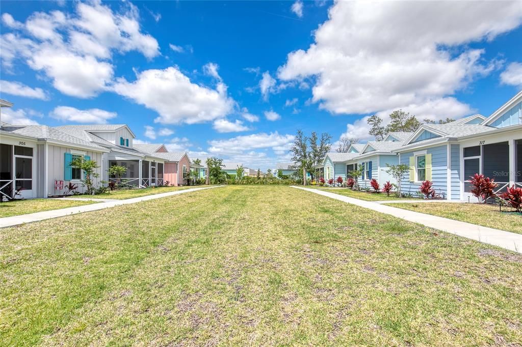 Activo con contrato: $369,000 (2 camas, 2 baños, 1321 Pies cuadrados)