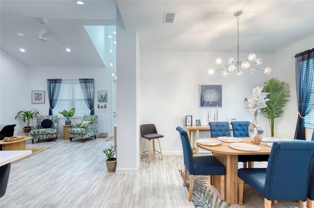 Activo con contrato: $369,000 (2 camas, 2 baños, 1321 Pies cuadrados)