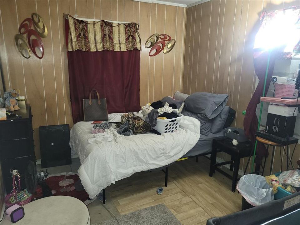 Под контрактом: $75,000 (2 спален, 1 ванн, 600 Квадратных фут)