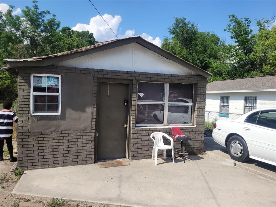 Под контрактом: $75,000 (2 спален, 1 ванн, 600 Квадратных фут)