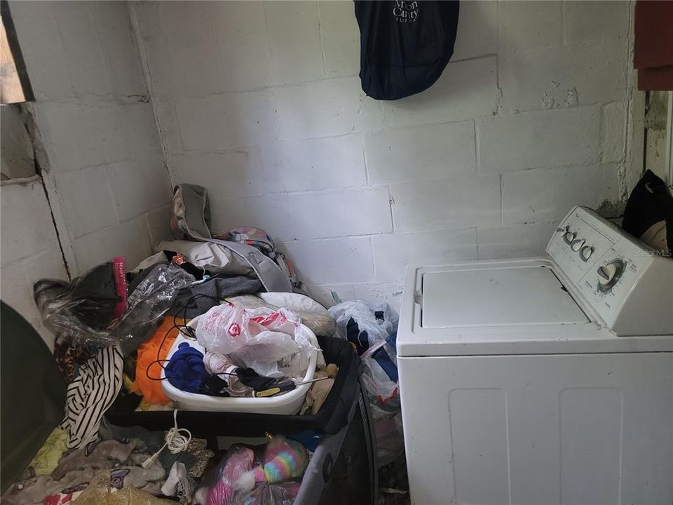 Под контрактом: $75,000 (2 спален, 1 ванн, 600 Квадратных фут)