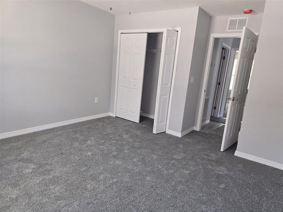 待售: $470,000 (6 贝兹, 0 浴室, 2415 平方英尺)