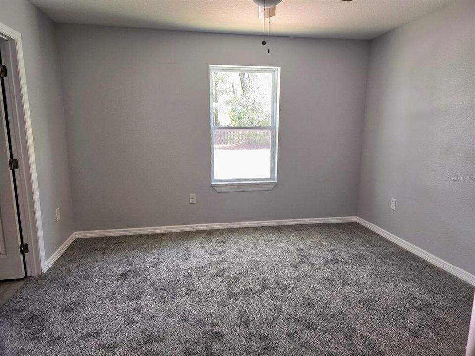 待售: $470,000 (6 贝兹, 0 浴室, 2415 平方英尺)